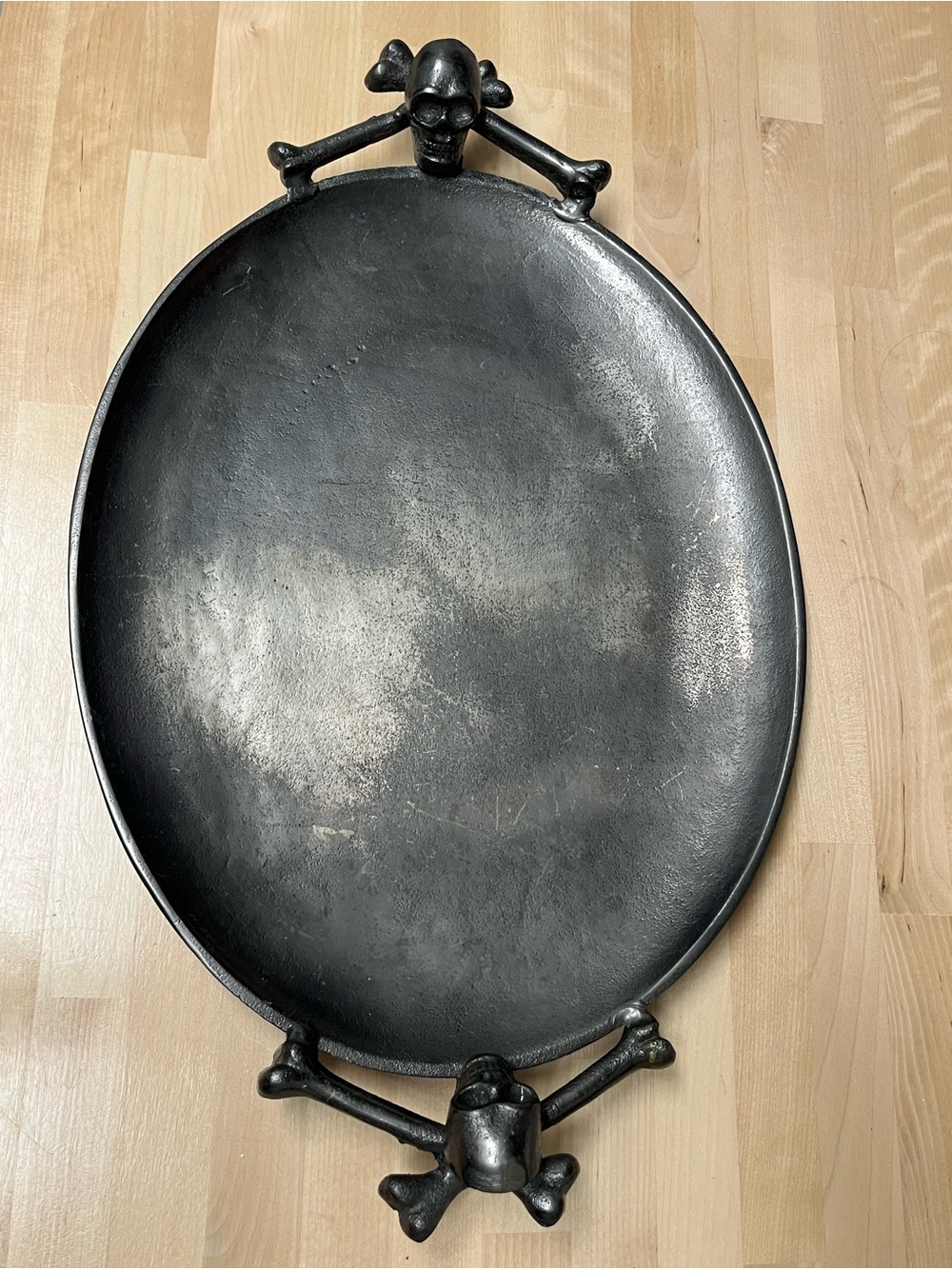 Skull and crossbones heavy duty metal tray